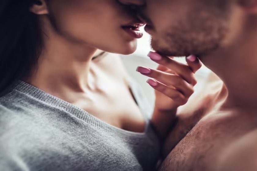 Why Online Dating Gets Better in Your 40s (and Worse in Your 20s)